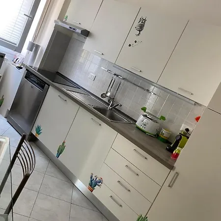 Polly Apartment